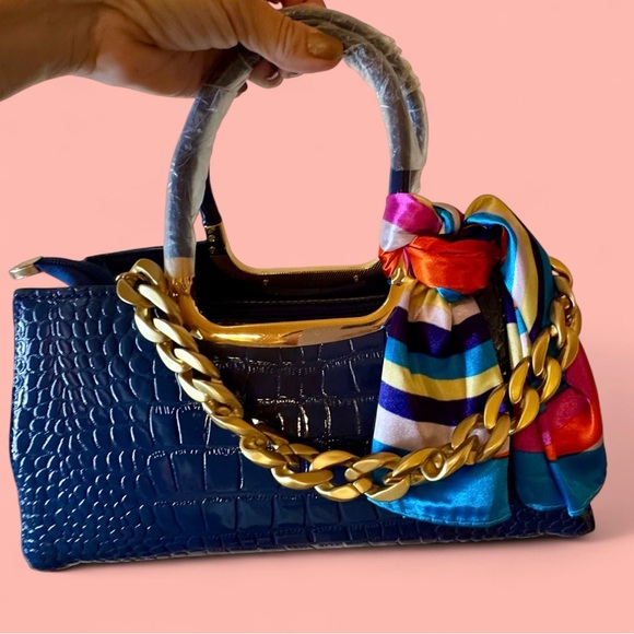 BRAND NEW 1 Of A Kind Navy Blue Croc-Embossed Handbag with Gold Chain - Picture 3 of 3